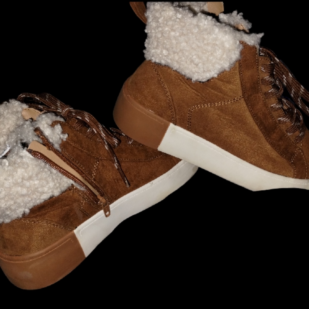 TIME AND TRU High Top Winter Sneakers • Sneaker Boots • Booties • Ankle Boots •